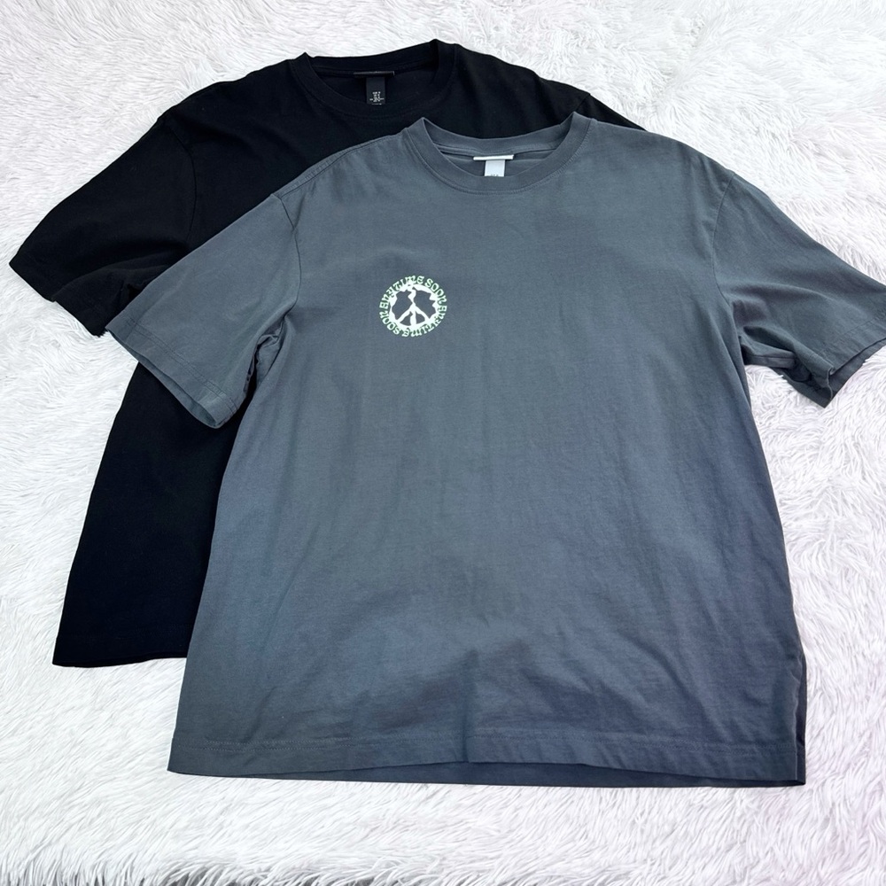 H&M set of 2 Black and Gray relaxed fit short sleeve crew neck graphic T-Shirt